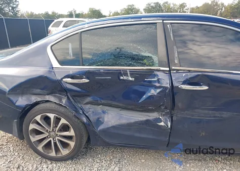 2015 Honda Accord Sport z USA, uszkodzony, nr VIN 1HGCR2F52FA241600